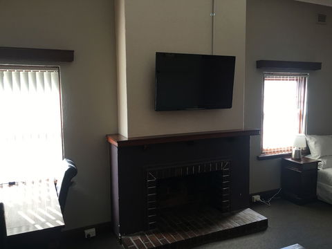 The Civic Hotel - Whitsundays Accommodation 0