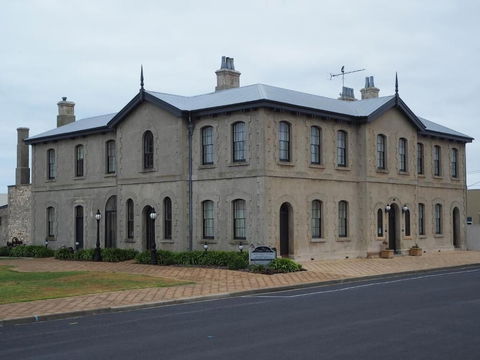 The Customs House B&B - Whitsundays Accommodation 1