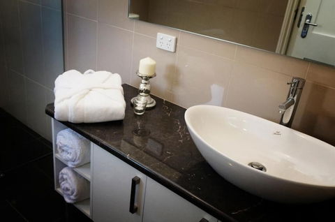 The Customs House B&B - Whitsundays Accommodation 6