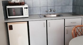 Beach Motel Woolgoolga - Whitsundays Accommodation 4