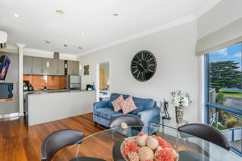 Seascape Accommodation - Whitsundays Accommodation 2