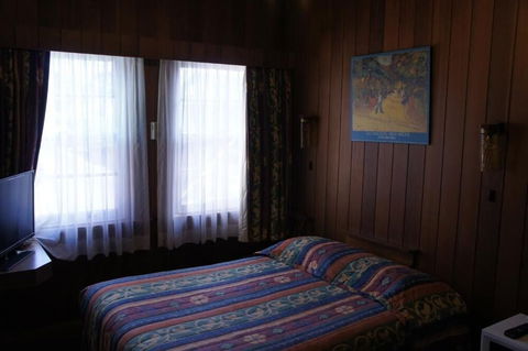 Monarch Motel Hotel - Whitsundays Accommodation 6