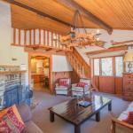 Chalet Rene House - Whitsundays Accommodation 0