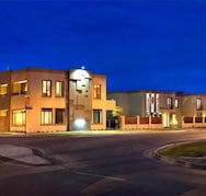 May Park Executive Apartments - Whitsundays Accommodation
