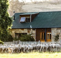 Daisy Bank Cottages - Whitsundays Accommodation