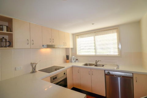 Dollarbird Treetops Townhouse - Whitsundays Accommodation 4
