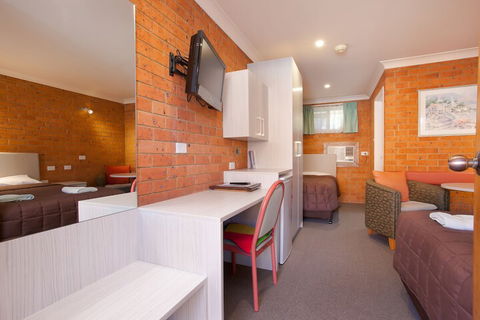 Sapphire Palms Motel - Whitsundays Accommodation 4