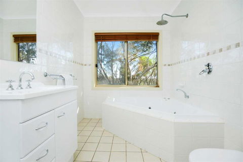 Cabernet Cottage - Whitsundays Accommodation 3