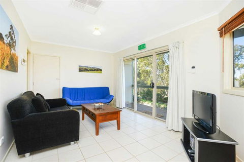 Cabernet Cottage - Whitsundays Accommodation 2