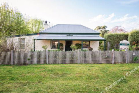 Georgies Cottage - Whitsundays Accommodation 4