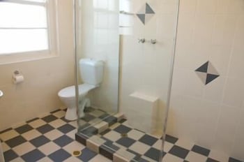 Alpine Hotel - Whitsundays Accommodation 4