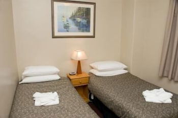 Alpine Hotel - Whitsundays Accommodation 2