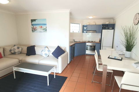 Scarborough Beach Front Resort Shell 4 - Whitsundays Accommodation 1