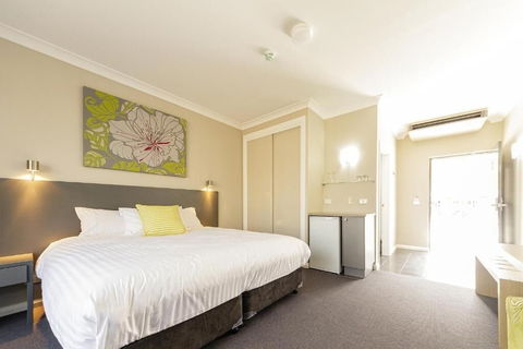 Cowra Services Club Motel - Whitsundays Accommodation 3