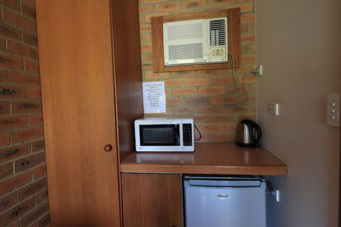 Quays Motel San Remo - Whitsundays Accommodation 7