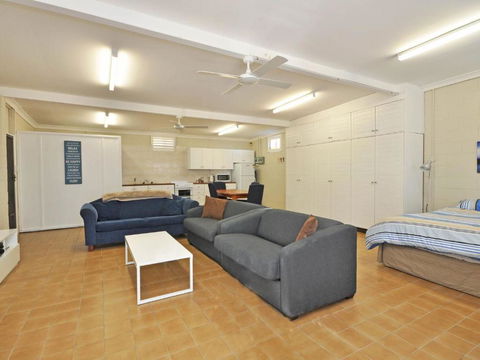 The Studio On The Lake At Fishing Point Lake Macquarie Honestly Put The Line In & Catch Fish - Whitsundays Accommodation 1