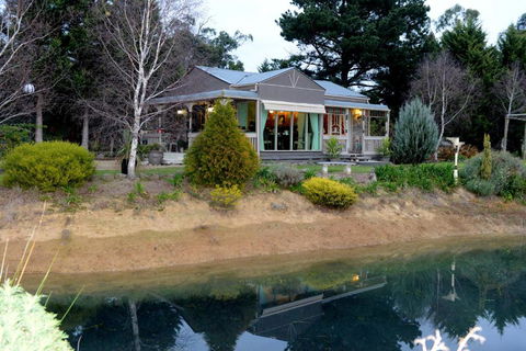 Still Waters - Whitsundays Accommodation 6