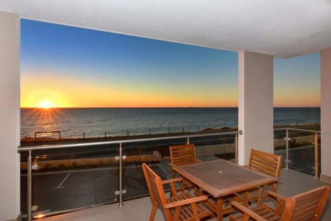 Bunbury Seaview Apartments - Whitsundays Accommodation 1