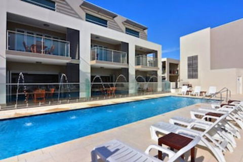Bunbury Seaview Apartments - Whitsundays Accommodation 0