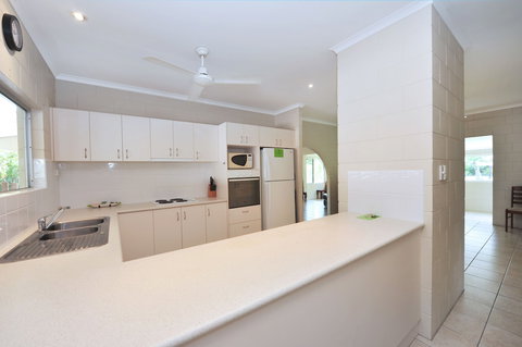 Seascape Holidays - 53 Reef Street - Whitsundays Accommodation 3