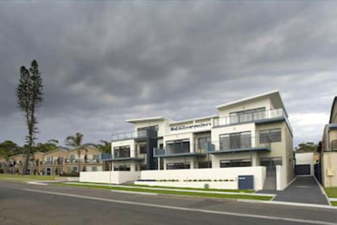 Mollymook Beachfront Executive Apartment - Whitsundays Accommodation 0