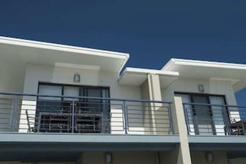 Mollymook Beachfront Executive Apartment - Whitsundays Accommodation 6