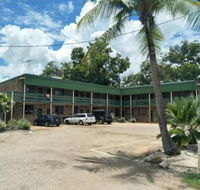 Palm Court Backpackers - Whitsundays Accommodation