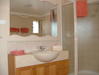 Hillview Cottages - Whitsundays Accommodation 4