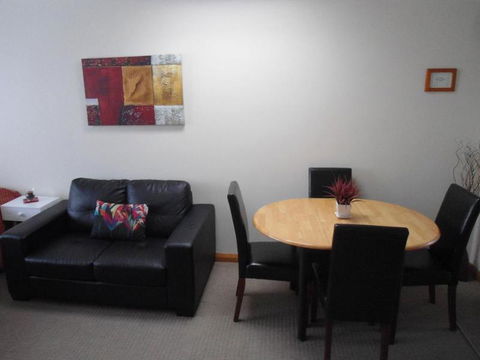 Ashwood Apartment Bellerive - Whitsundays Accommodation 6