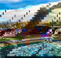 Dam It Getaway- Homestead - Whitsundays Accommodation