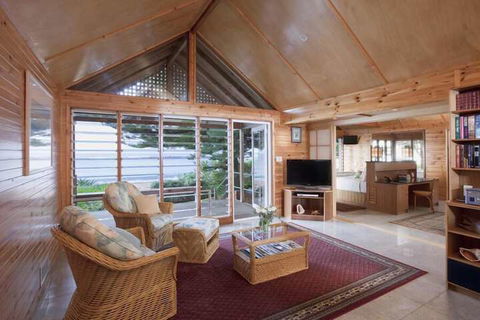 Kims Beachside Retreat - Whitsundays Accommodation 6
