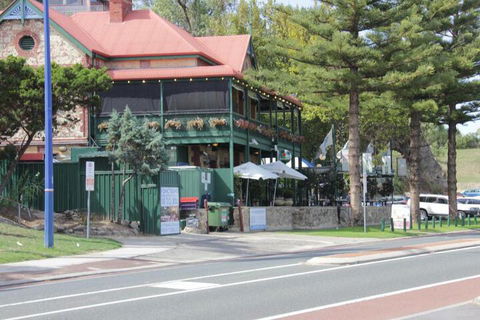 Tani Hill - Whitsundays Accommodation 5