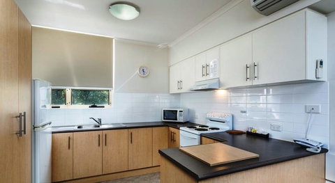 Glenelg Holiday Apartments- Corfu - Whitsundays Accommodation 4