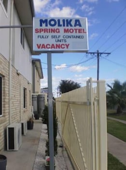 Molika Springs Motel - Whitsundays Accommodation 1
