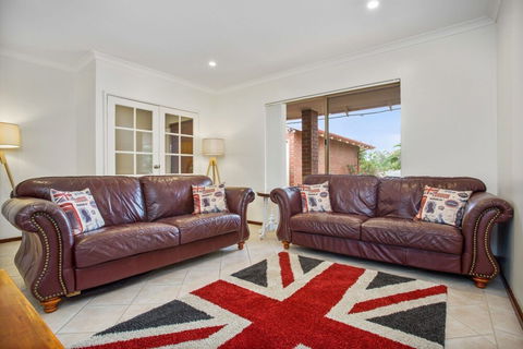 Merridees Place - Whitsundays Accommodation 5