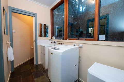 Risehill House - Whitsundays Accommodation 6