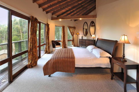 Risehill House - Whitsundays Accommodation 1