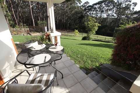 The Ridge Retreat At Mollymook - Whitsundays Accommodation 0