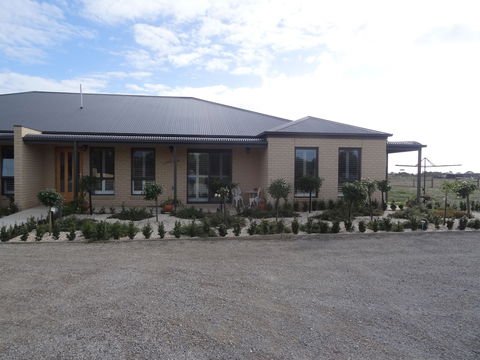 The Oxley Estate - Whitsundays Accommodation 3