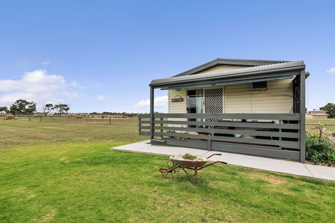 The Oxley Estate - Whitsundays Accommodation 0