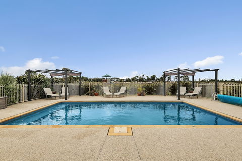 The Oxley Estate - Whitsundays Accommodation 5