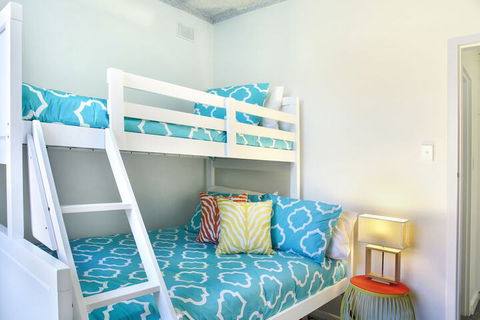 Seaview Sunset Holiday Apartments - Whitsundays Accommodation 2