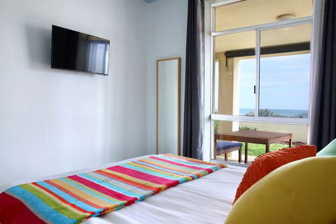 Seaview Sunset Holiday Apartments - Whitsundays Accommodation 7