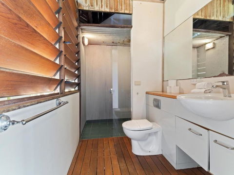 Laguna House - Whitsundays Accommodation 4