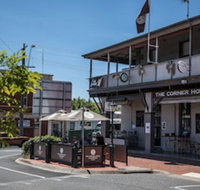 Corner Hotel Alexandra - Whitsundays Accommodation