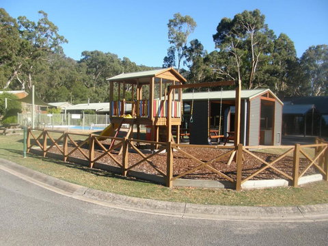 Halls Gap Log Cabins - Whitsundays Accommodation 6