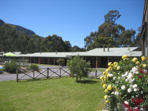 Halls Gap Log Cabins - Whitsundays Accommodation 3