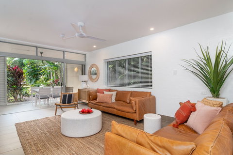 Seascape Holidays - Club Tropical Apts - Whitsundays Accommodation 0