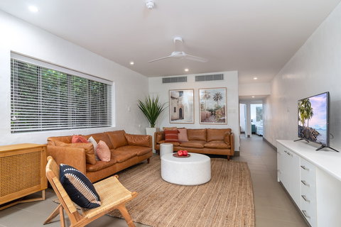 Seascape Holidays - Club Tropical Apts - Whitsundays Accommodation 5