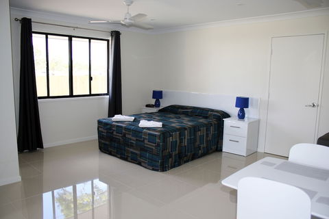 Casa Nostra Motel - Whitsundays Accommodation 1